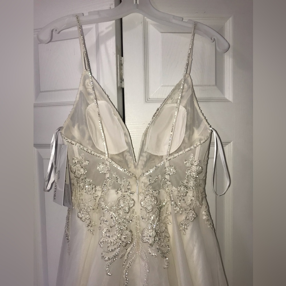 Galina Signature Wedding Dress - Picture 5 of 10